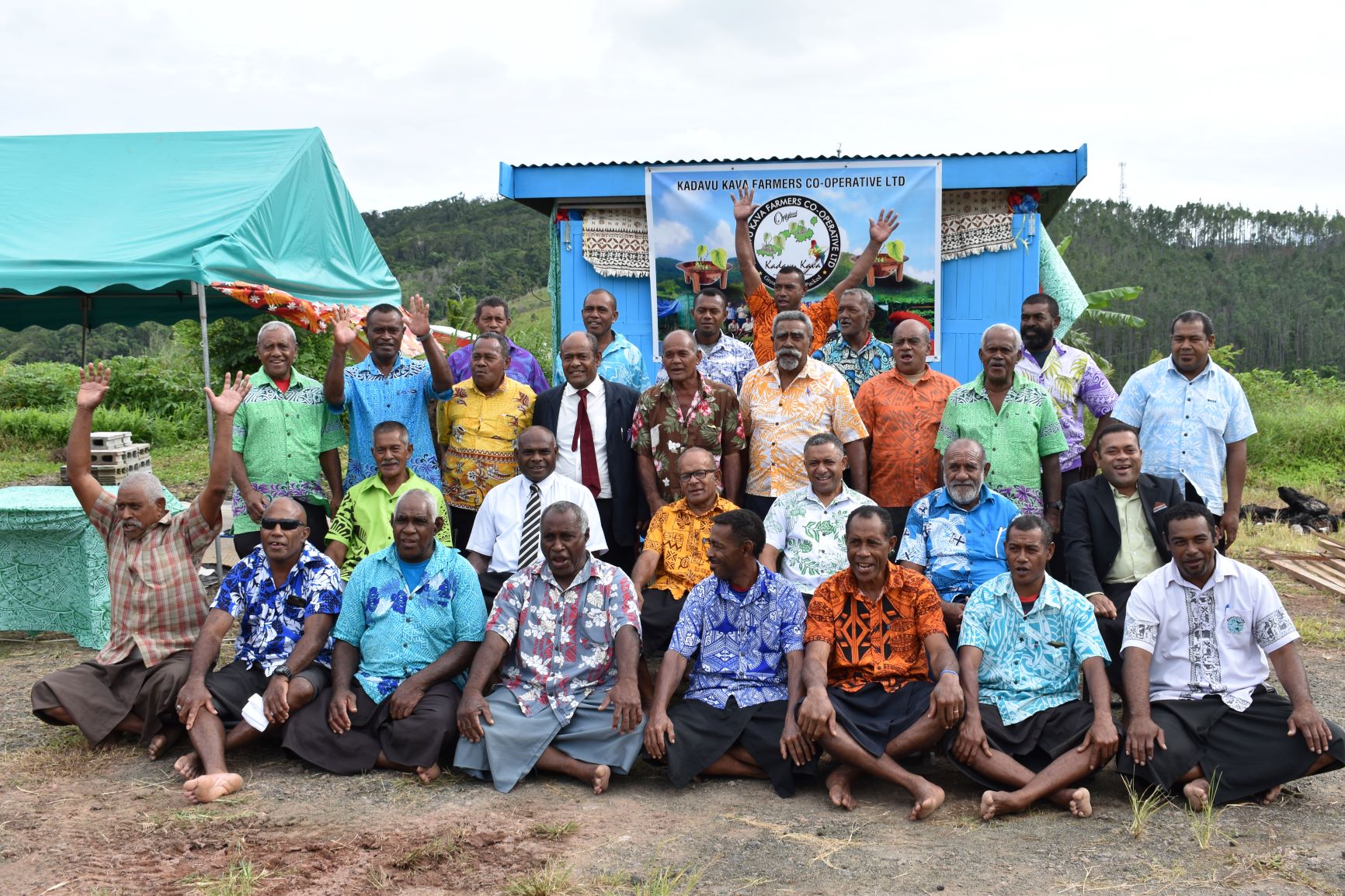 Kava-farmers-during-the-opening-of-the-processing-shed-and-pounding-machine.jpg